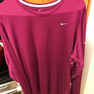 Nike Women’s plus size work out top 2x nice